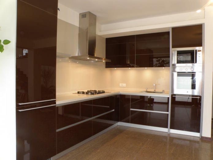 Kitchen fronts with aluminum frames