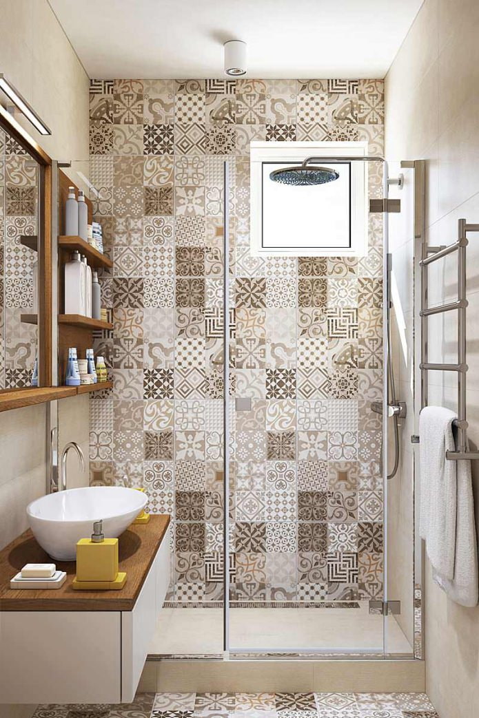 Mga patchwork tile sa banyo