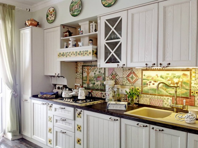 Patchwork tiles in the country style kitchen