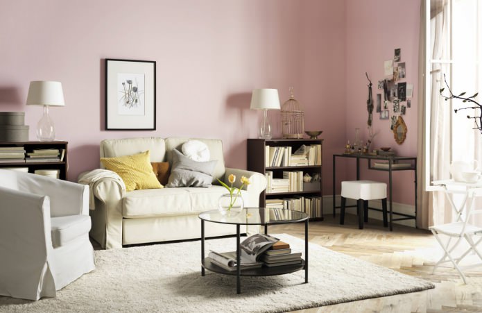Rózsaszín a nappaliban