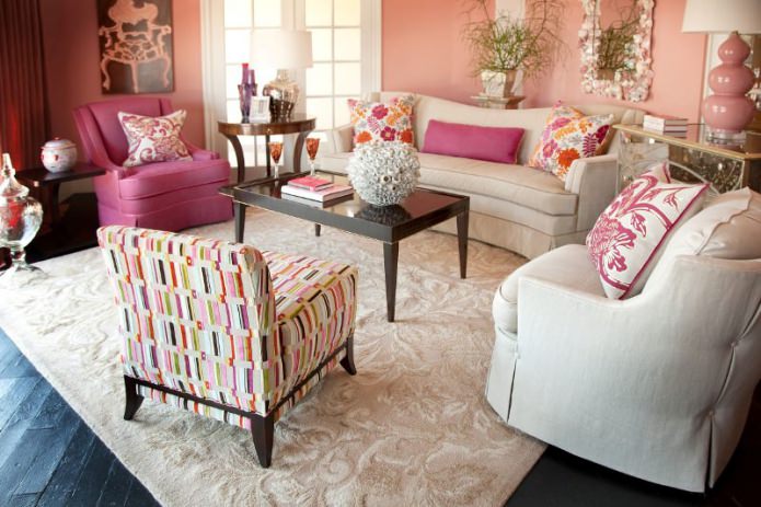 Pink im Wohnzimmerdesign