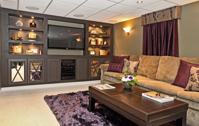 Brown and purple colors in the interior of the living room