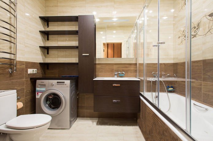 fürdőszoba belső modern stílusban, bézs és barna színben