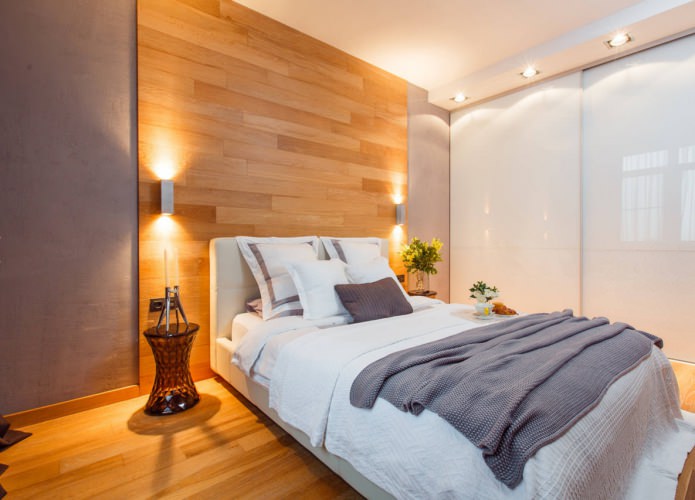 Laminat an der Wand in einem modernen Schlafzimmer