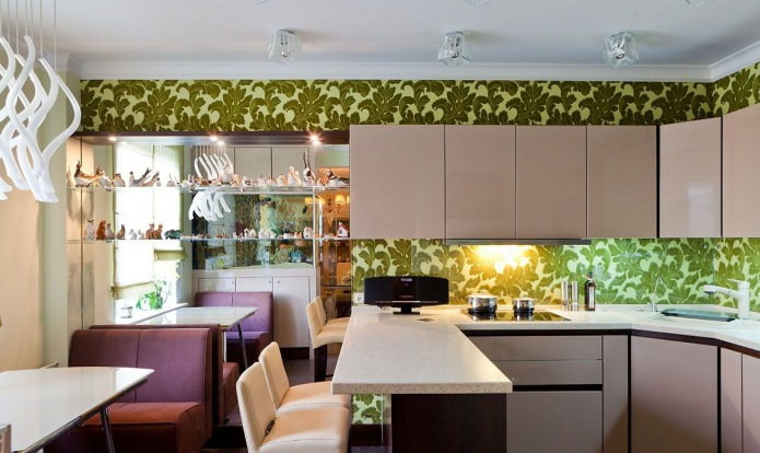 Green wallpaper in the kitchen