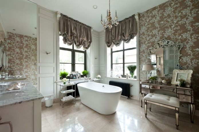 bézs háttérkép a fürdőszoba belsejében, klasszikus stílusban