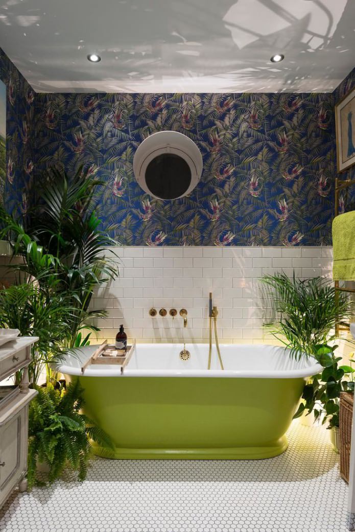 bathroom decorated with wallpaper