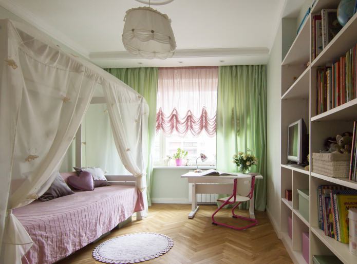 kombinierte rosa und grüne Vorhänge im Design eines Kinderzimmers für ein Mädchen