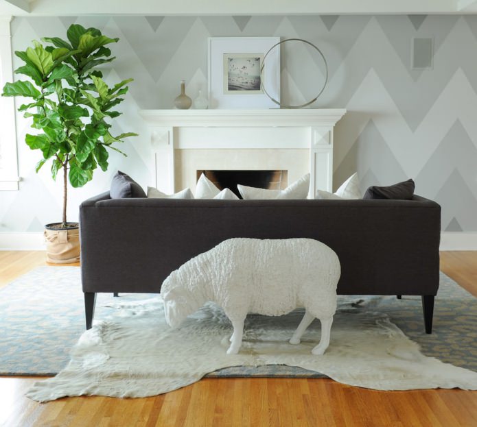 light gray wallpaper in the living room