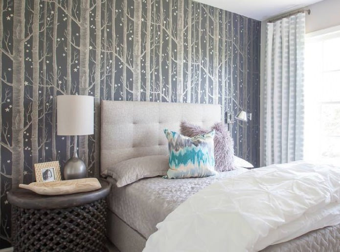graue Fototapeten mit Bäumen im Design des Schlafzimmers
