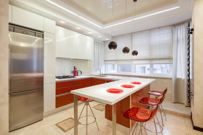 modern konyha különböző hosszúságú kombinált függönyökkel
