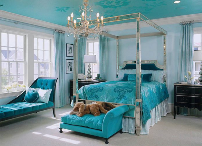 klassisches Schlafzimmer in Blau