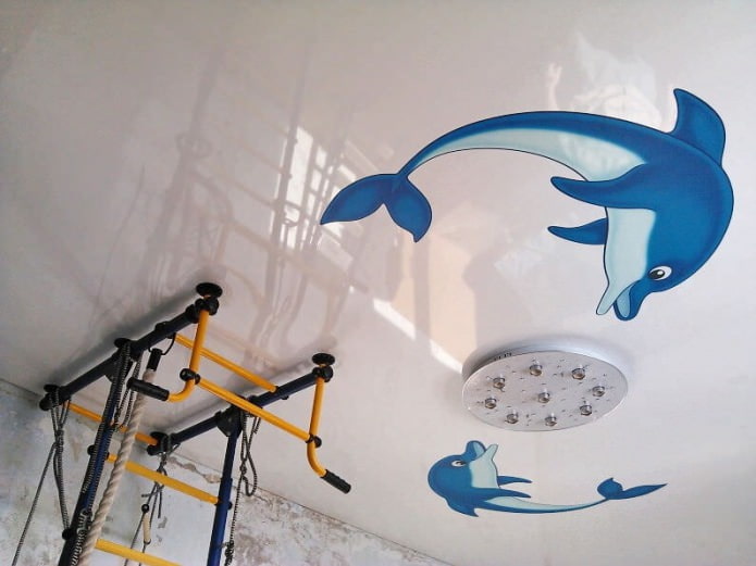 stretch ceiling with photo printing in the children's room