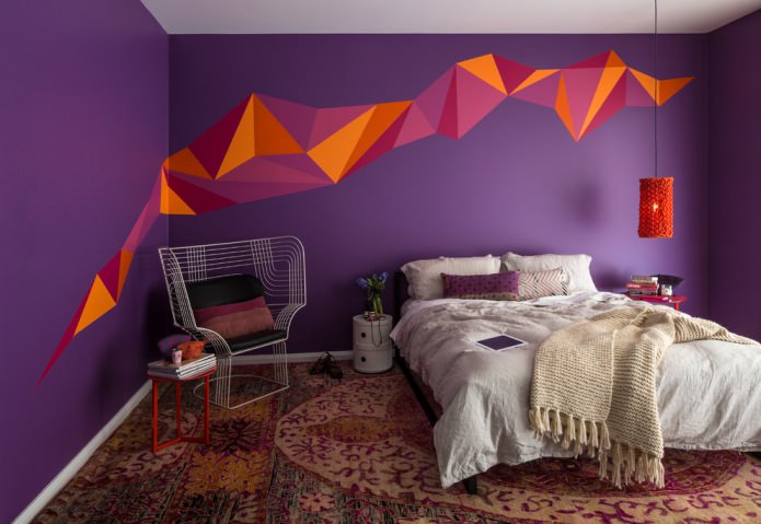 purple in the decoration of the bedroom