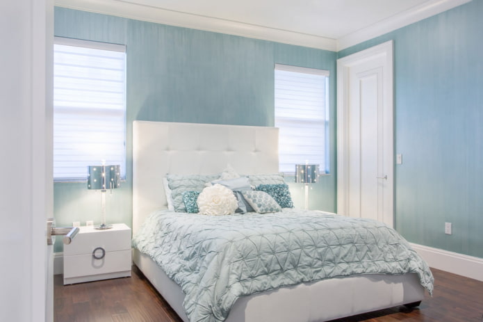 plain wallpaper in the blue bedroom