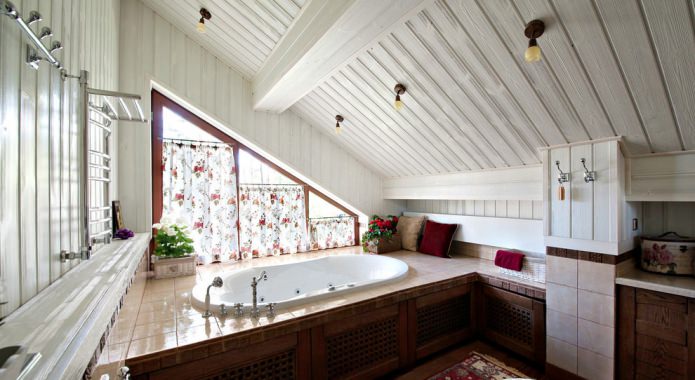 tetőtéri fürdőszoba ablakkal