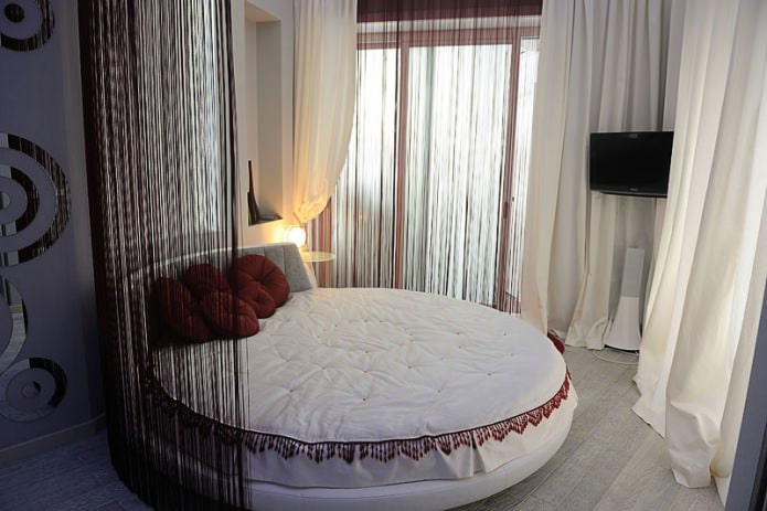 Спаваћа соба са памучним завесама