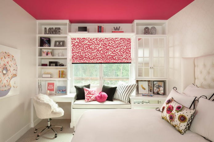 decorative design of a bedroom for a girl