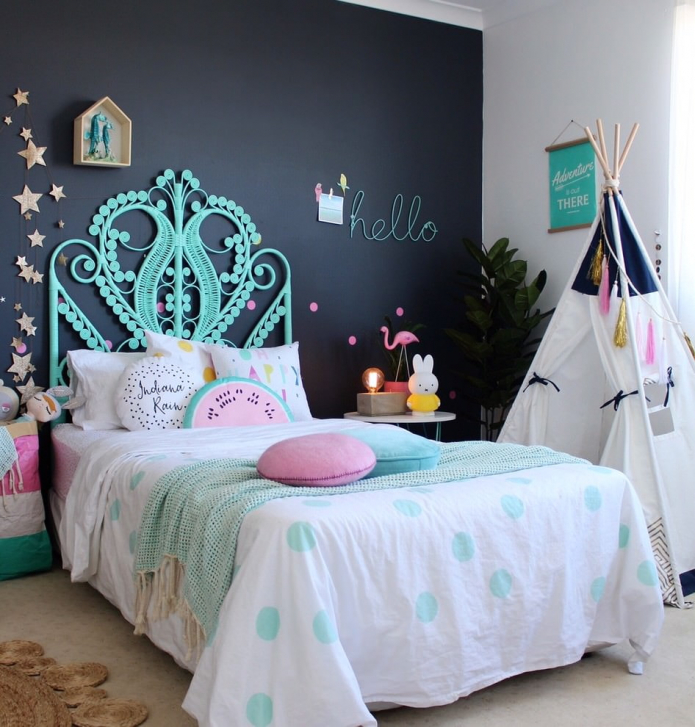 bedroom interior for a girl of 9-11 years old