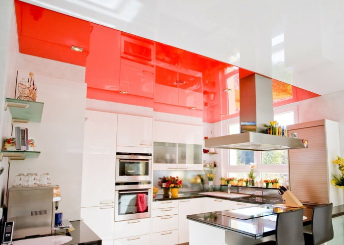 เพดานสีแดงในครัว