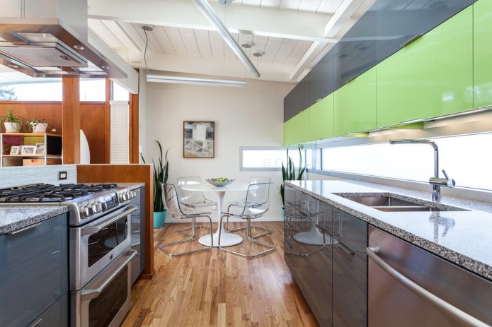 Graugrüne Küchenfassade