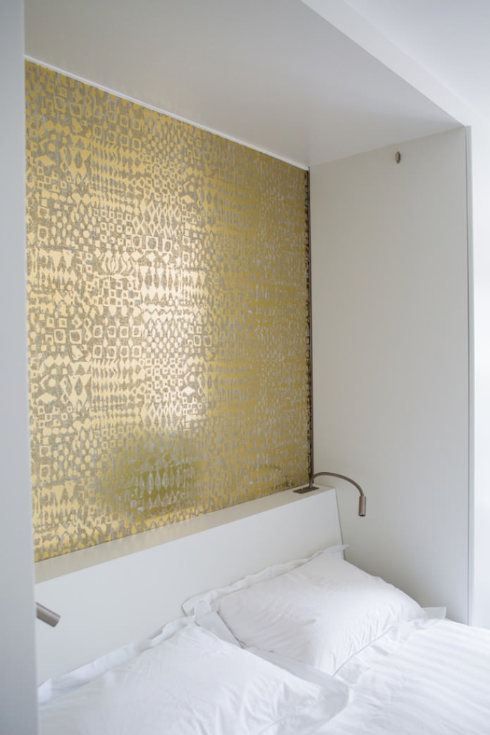 gold on the wall in the bedroom