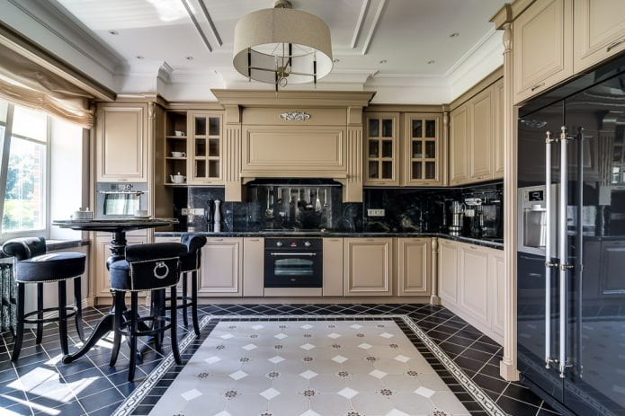 L-shaped kitchen in a classic style