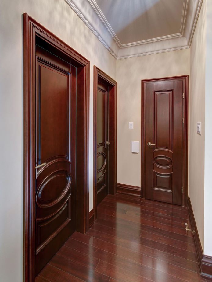 Doors in the same color with laminate