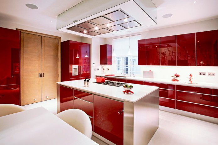 ห้องครัวทันสมัยในโทนสีแดงและสีขาว