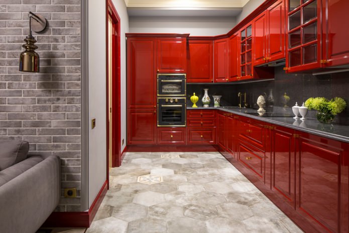 piros frontok a konyhában