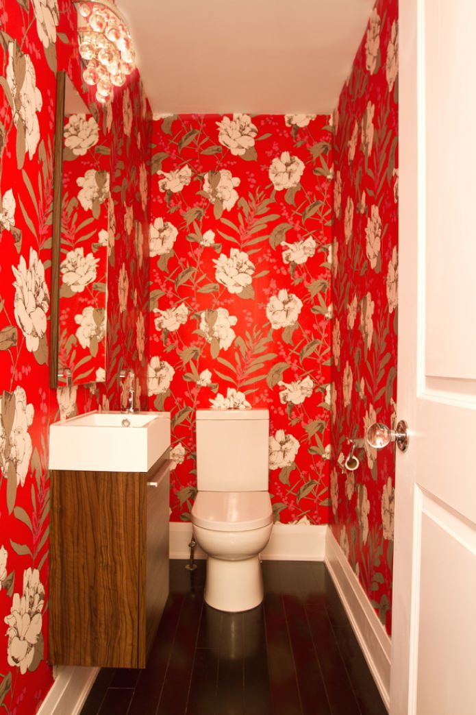red wallpaper in the toilet