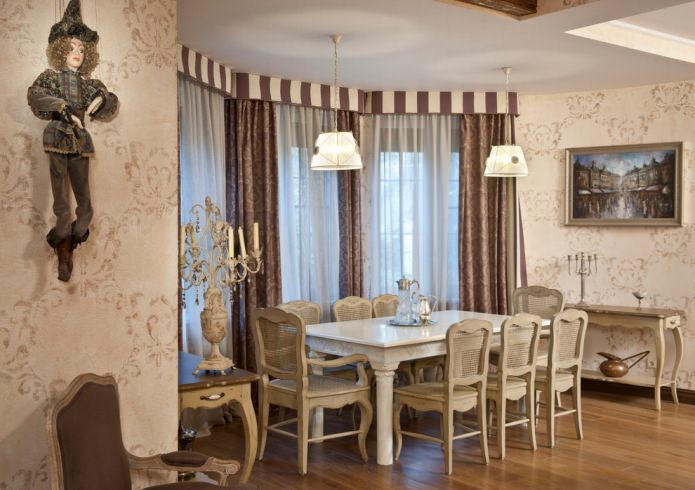 Italian classic style in the dining room