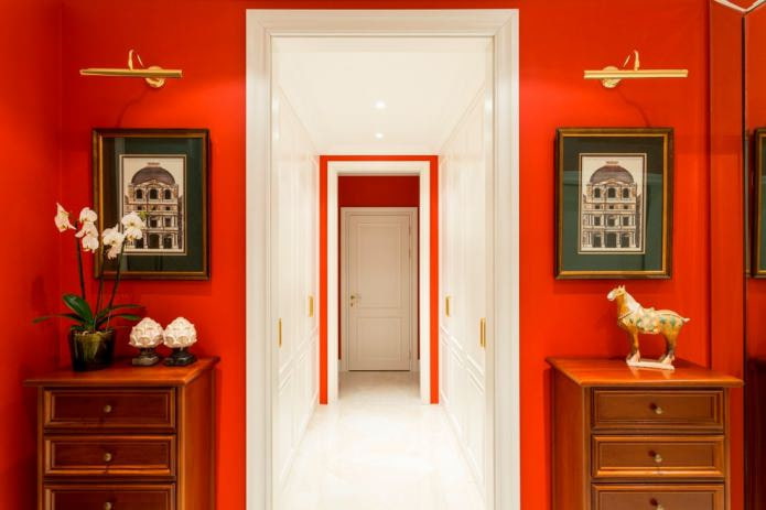 vörös falak a belső térben