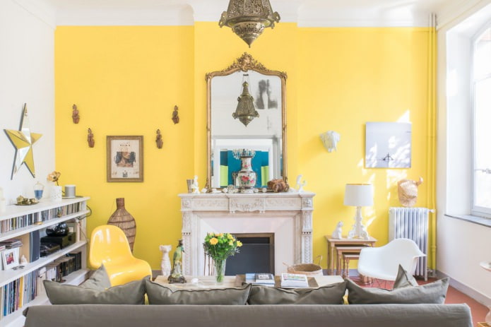 бела и жута дневна соба
