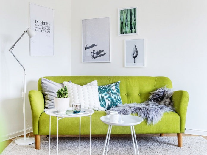 hellgrünes Sofa