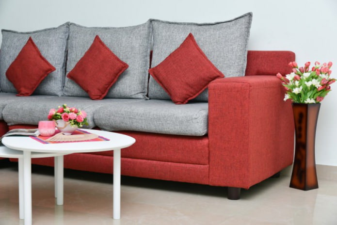 Szürke-piros kanapé