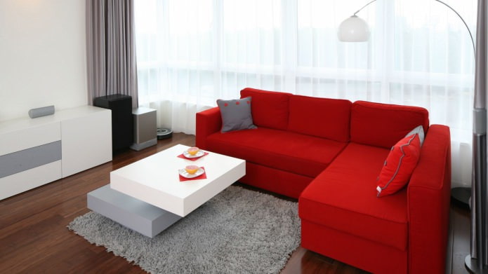 kanapé a minimalizmus stílusában