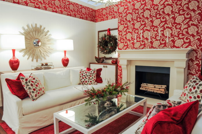 Red and beige wallpaper in the living room