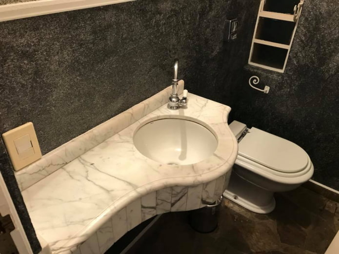 toilet with liquid wallpaper