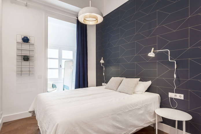 Non-woven wallpaper in the bedroom