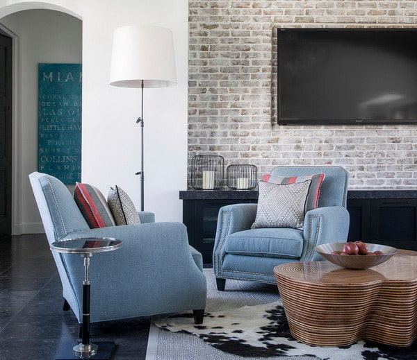 brick walls in the interior of the living room