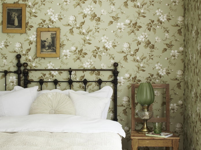 non-woven wallpaper with floral print