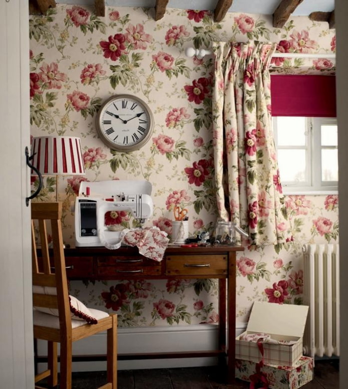 wallpaper with peonies in the interior