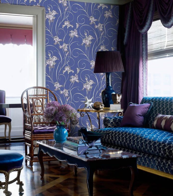 wallpaper with irises in the living room