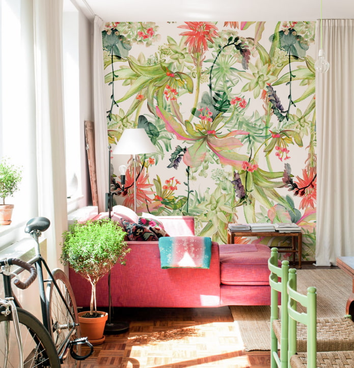 wallpaper with tropical flowers in the interior