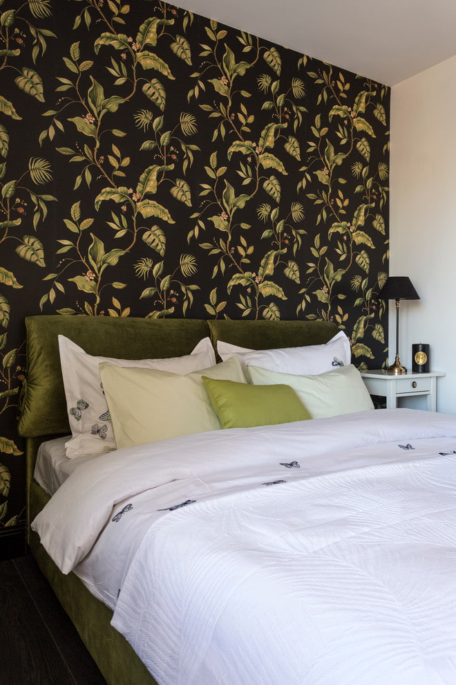 fabric wallpaper with a floral pattern in the bedroom