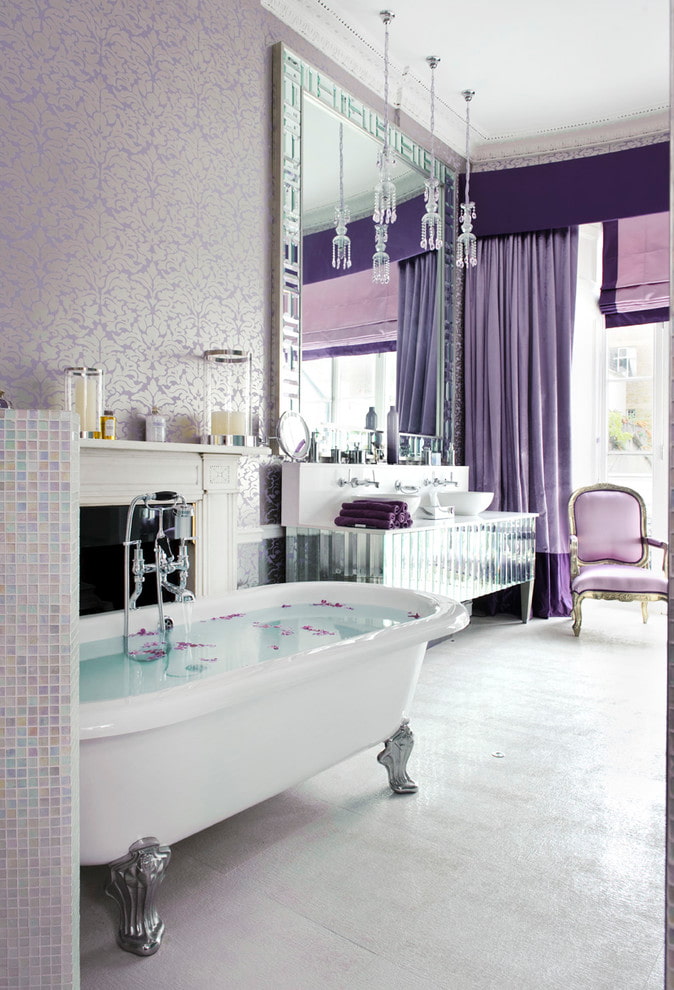 lilac curtains in the bathroom interior