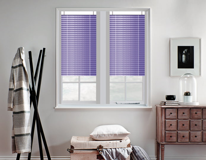 lilac blinds in the interior