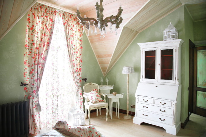 curtains combined with Provence-style wallpaper