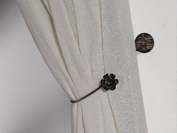 curtain with metal tack